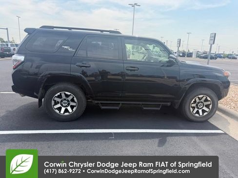 Used 2020 Toyota 4Runner TRD Off-Road Premium w/ Moonroof Package AWD/4WD image 3