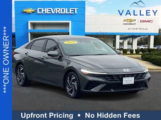 Used 2025 Hyundai Elantra SEL video 1