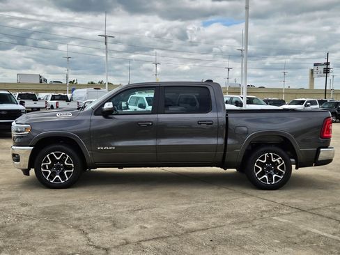 Used 2026 RAM 1500 Laramie AWD/4WD image 9