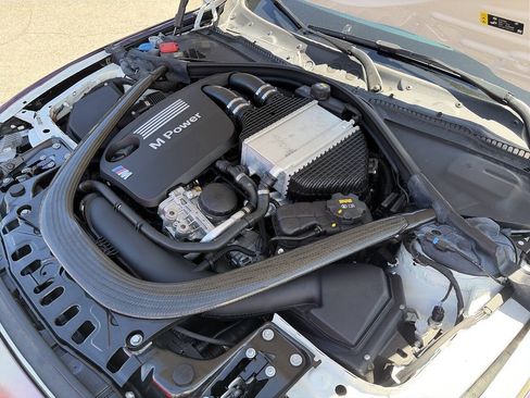 Used 2018 BMW M4 Coupe w/ Competition Package RWD image 17