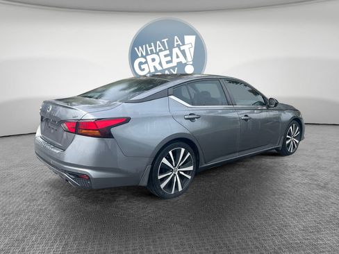 Used 2022 Nissan Altima 2.5 SR image 3
