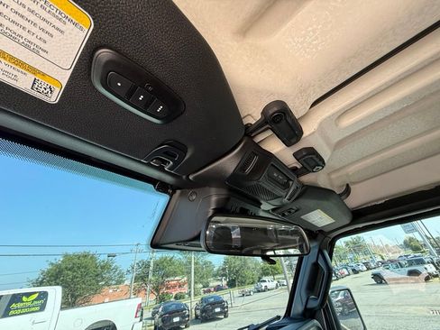 Used 2024 Jeep Gladiator Sport AWD/4WD image 24