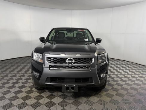 Used 2025 Nissan Frontier SV w/ SV Convenience Package RWD image 3