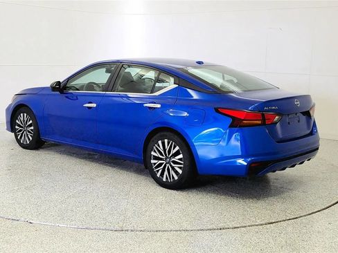 Used 2025 Nissan Altima 2.5 SV FWD image 5