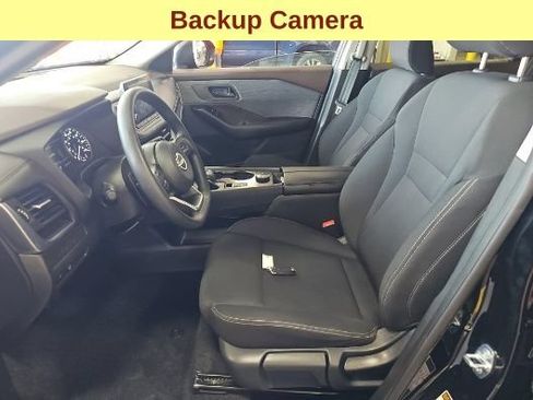 Used 2023 Nissan Rogue S AWD/4WD image 10