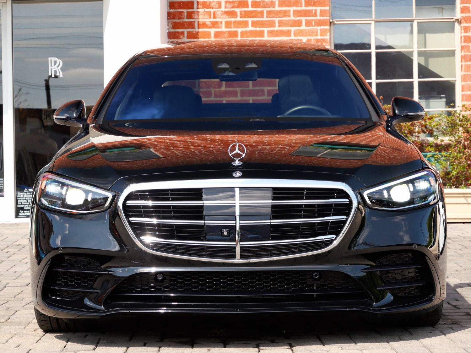 Used 2022 Mercedes-Benz S 580 4MATIC Sedan image 2