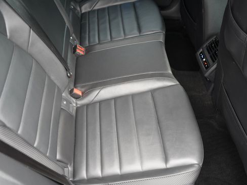 Used 2022 Volkswagen Golf R 2.0T DSG image 59