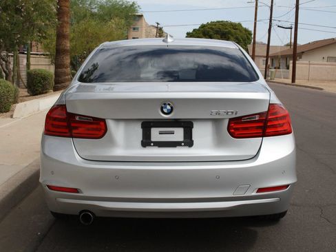 Used 2014 BMW 320i Sedan RWD image 5