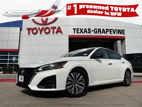 Used 2025 Nissan Altima 2.5 SV image 1