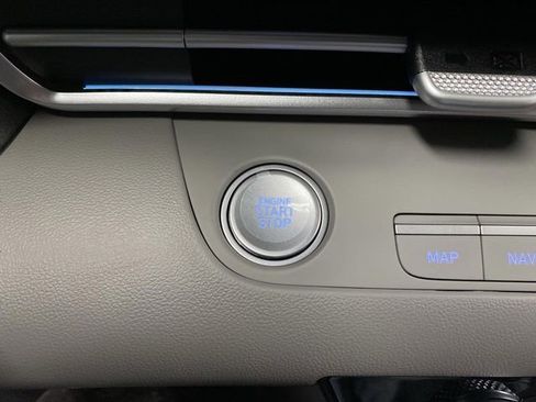 New 2025 Hyundai Elantra SEL image 21