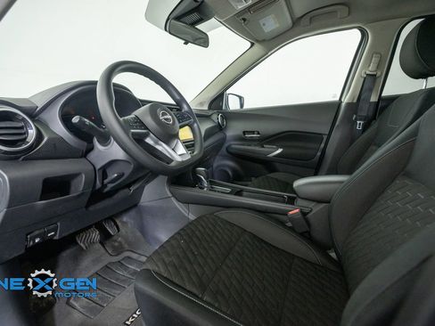 Used 2023 Nissan Kicks SV w/ Exterior Package FWD image 11