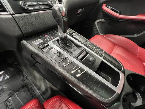 Used 2018 Porsche Macan S w/ Premium Package Plus AWD/4WD image 27