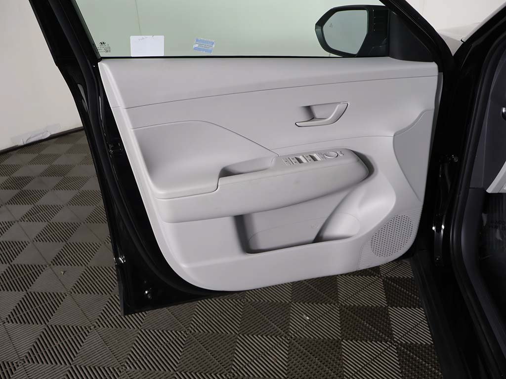 Used 2024 Hyundai Kona SEL w/ Convenience Package FWD image 22