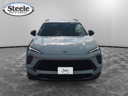 Used 2024 Buick Envision Sport Touring image 8