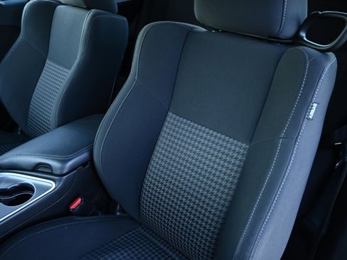 Used 2019 Dodge Challenger R/T w/ Driver Convenience Group image 7