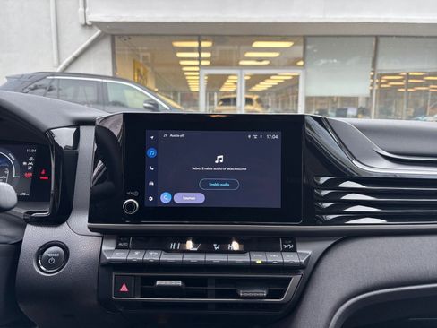 Used 2025 Toyota Camry LE image 18