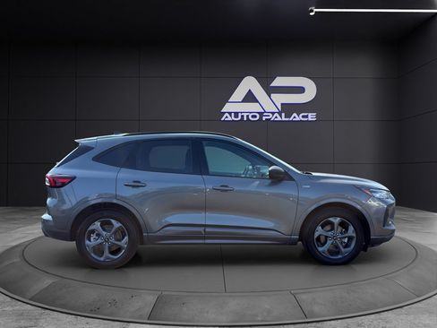Used 2024 Ford Escape ST-Line w/ Tech Pack #1 FWD image 8