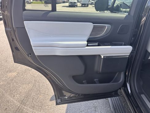 Certified 2025 Ford Expedition Platinum w/ Platinum Ultimate Package AWD/4WD image 12