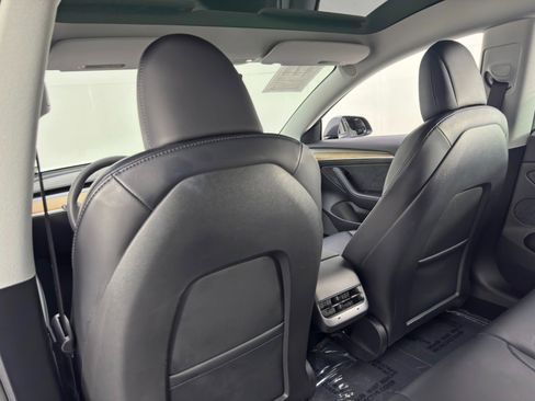 Used 2022 Tesla Model 3 image 36