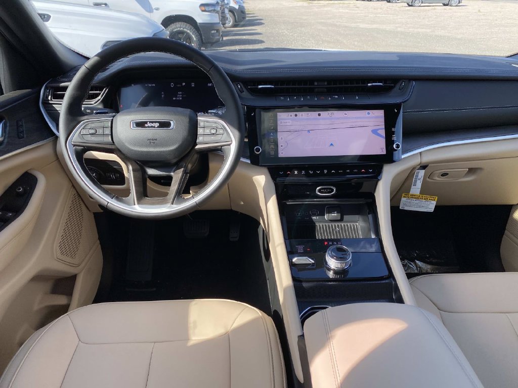 New 2027 Jeep Grand Cherokee Limited AWD/4WD image 8