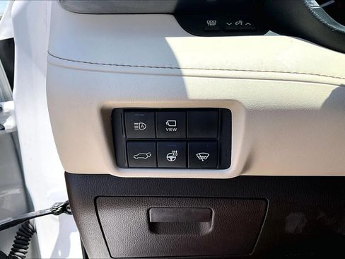 Used 2021 Toyota Highlander Limited FWD image 34