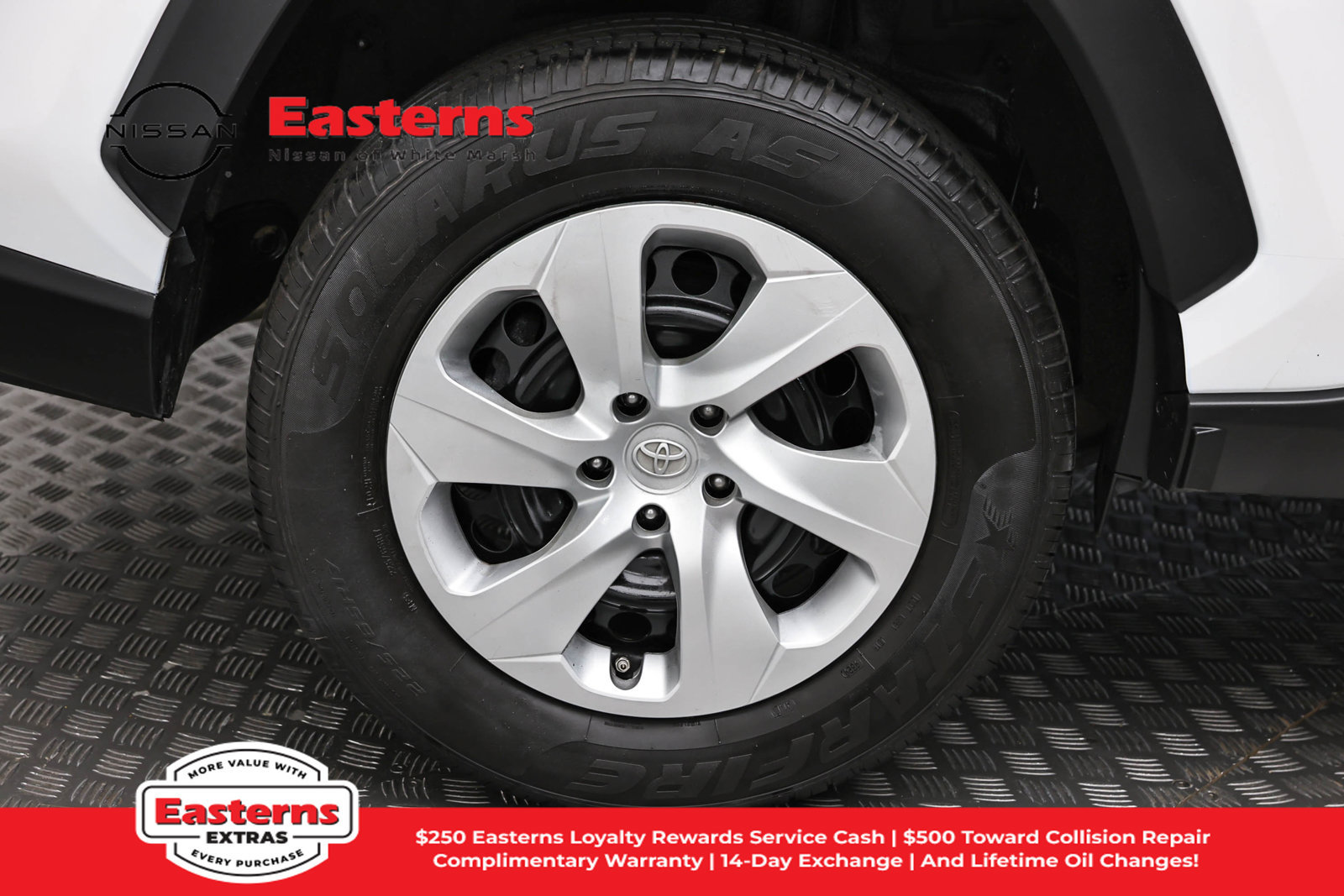 Used 2023 Toyota RAV4 LE AWD/4WD image 30