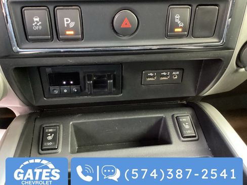 Used 2019 Nissan Titan SL w/ Texas Titan Edition AWD/4WD image 23