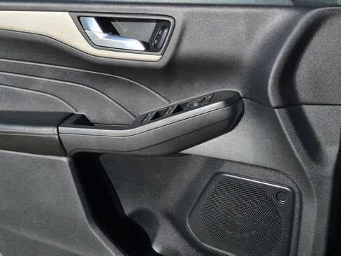 Used 2022 Ford Escape SEL FWD image 15