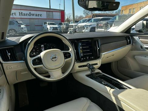 Used 2018 Volvo V90 T6 Cross Country image 30