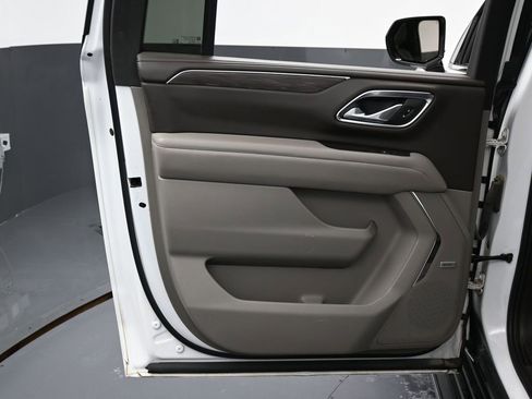 Used 2023 Chevrolet Suburban LT image 40