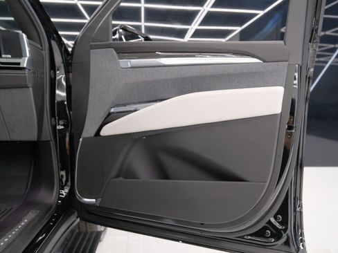 Used 2026 Cadillac Escalade V w/ LPO, ONYX Package image 50