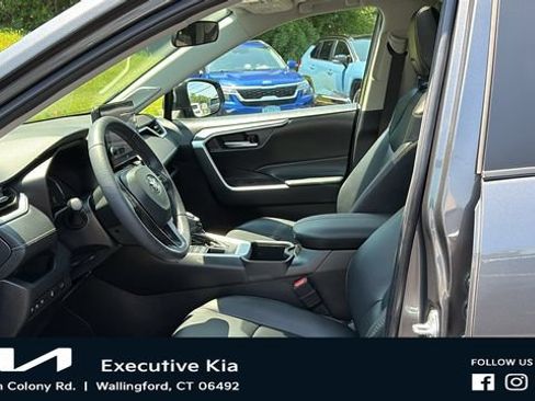 Used 2023 Toyota RAV4 XLE Premium AWD/4WD image 9