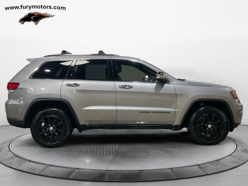 Used 2021 Jeep Grand Cherokee Laredo X image 2