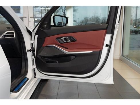 Used 2026 BMW 330i xDrive Sedan w/ M Sport Package image 59