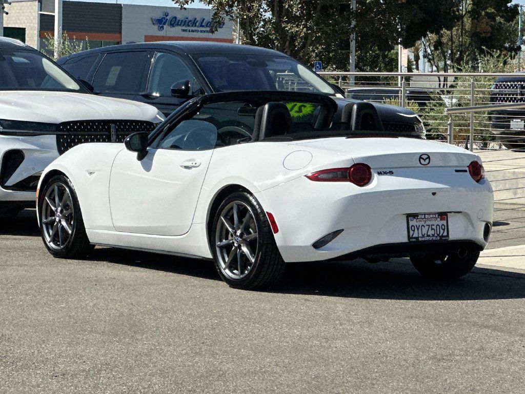 Used 2021 MAZDA MX-5 Miata Sport RWD image 6