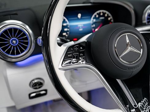 Used 2026 Mercedes-Benz Maybach SL 680 image 36