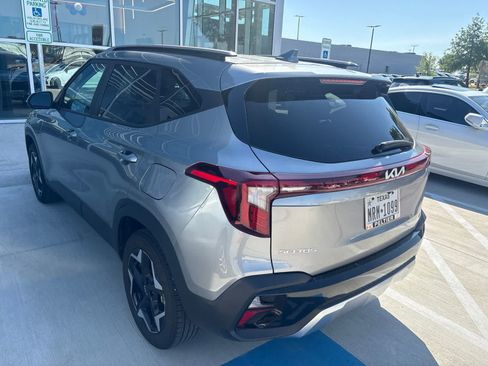 Used 2025 Kia Seltos S AWD/4WD image 4