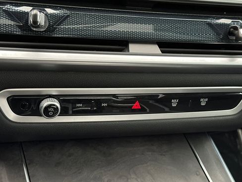 Used 2025 BMW X5 xDrive50e image 24