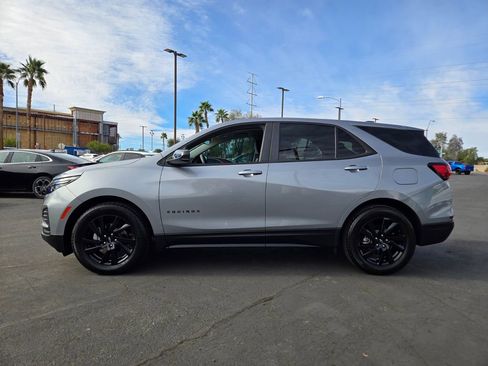 Used 2024 Chevrolet Equinox LS w/ LS Convenience Package image 3