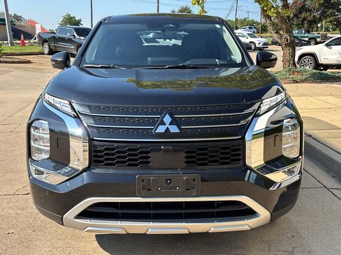 Used 2024 Mitsubishi Outlander SE AWD/4WD image 3