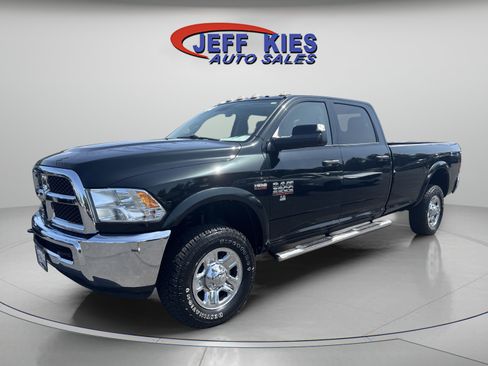 Used 2017 RAM 3500 Tradesman w/ Chrome Appearance Group AWD/4WD image 11
