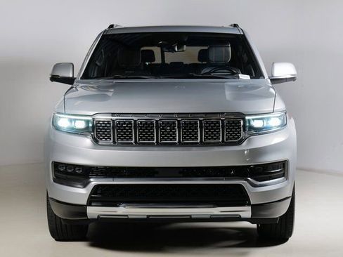 Used 2022 Jeep Grand Wagoneer Series III w/ Rear Seat Video Group 1 AWD/4WD image 8