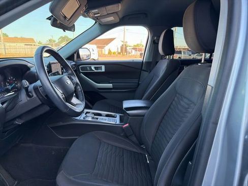 Used 2020 Ford Explorer XLT RWD image 10