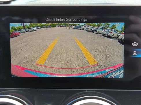 Used 2021 Mercedes-Benz GLB 250 4MATIC image 13