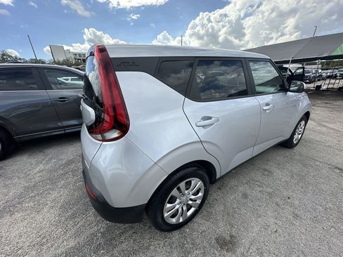Used 2020 Kia Soul LX image 22