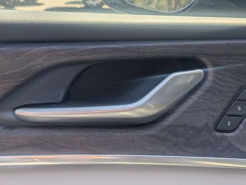 Used 2022 Jeep Grand Cherokee Overland w/ Luxury Tech Group IV image 13