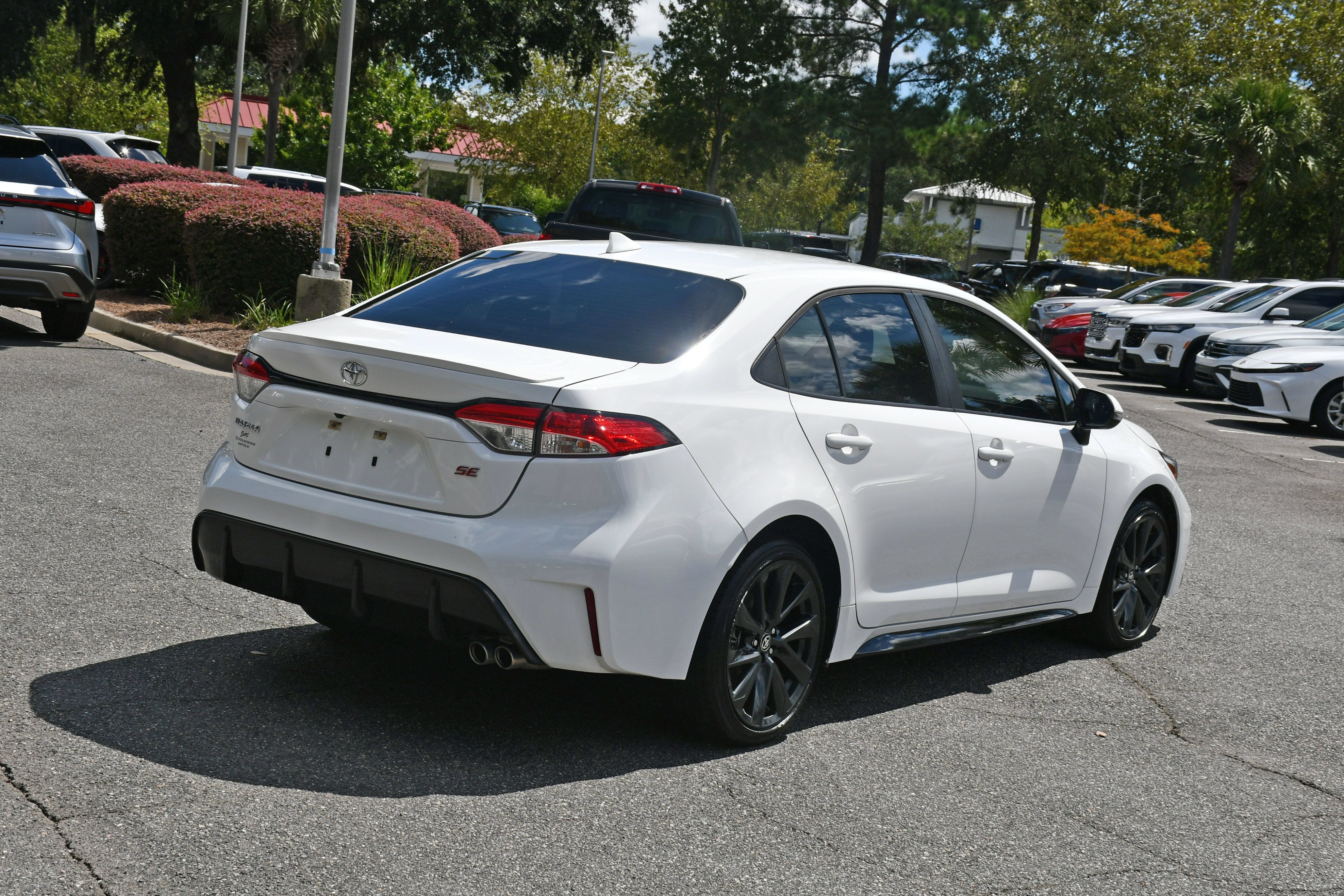 Used 2023 Toyota Corolla SE FWD image 4