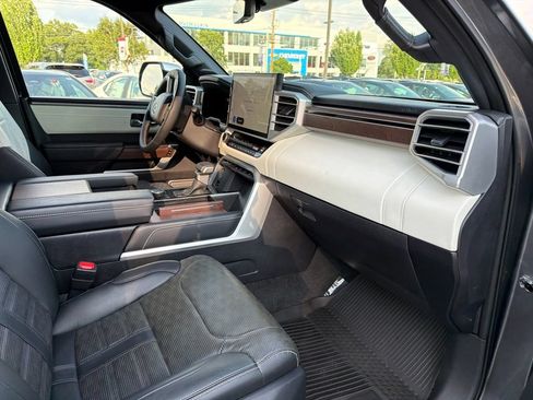 Used 2025 Toyota Tundra Capstone AWD/4WD image 9