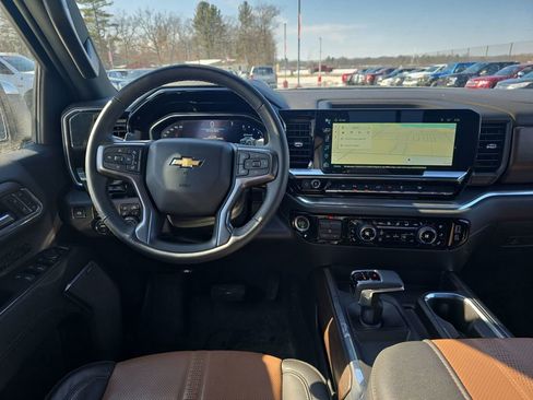 Certified 2024 Chevrolet Silverado 1500 High Country w/ Technology Package image 16