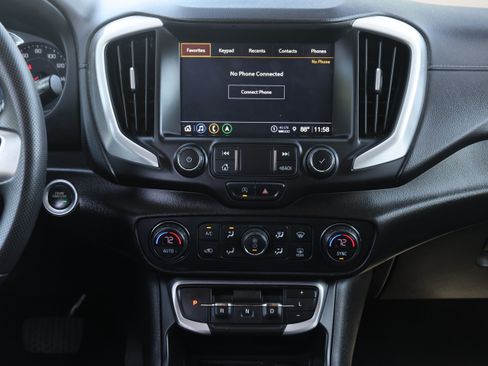 Used 2022 GMC Terrain SLE w/ Driver Convenience Package FWD image 8